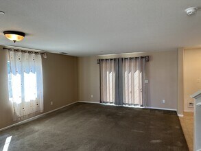 2714 Twin Bridges Ln in Stockton, CA - Building Photo - Building Photo