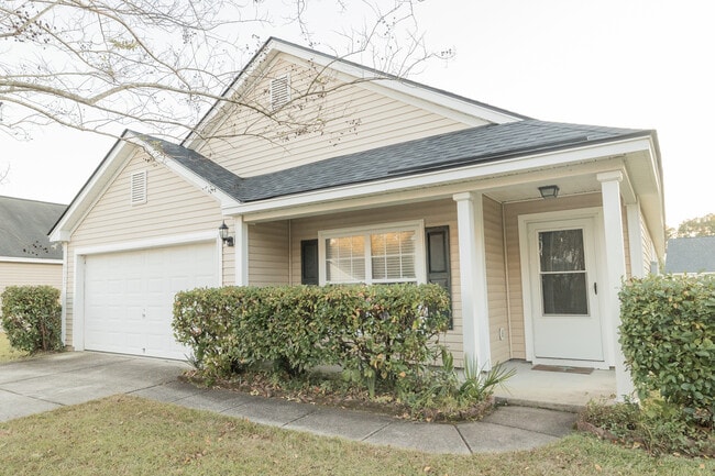 1117 Deerberry Rd in Hanahan, SC - Building Photo - Building Photo