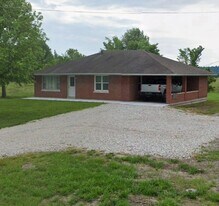 5658 MO-94 in Tebbetts, MO - Building Photo