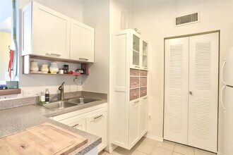 321 Villa Cir in Boynton Beach, FL - Building Photo - Building Photo