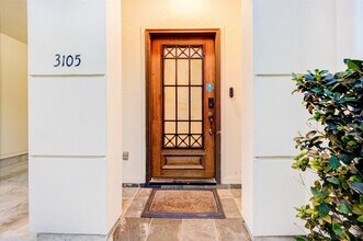 3105 Fairdale Oaks E in Houston, TX - Building Photo - Building Photo
