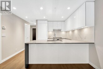 3487-3487 Binning Rd in Vancouver, BC - Building Photo - Building Photo