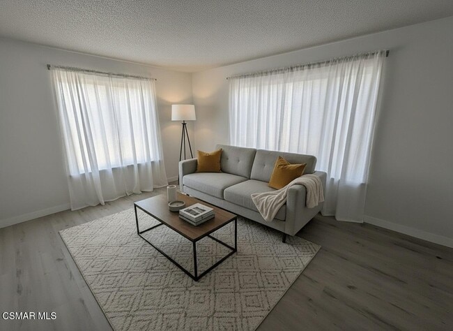 22949 Sycamore Creek Dr in Santa Clarita, CA - Building Photo - Building Photo