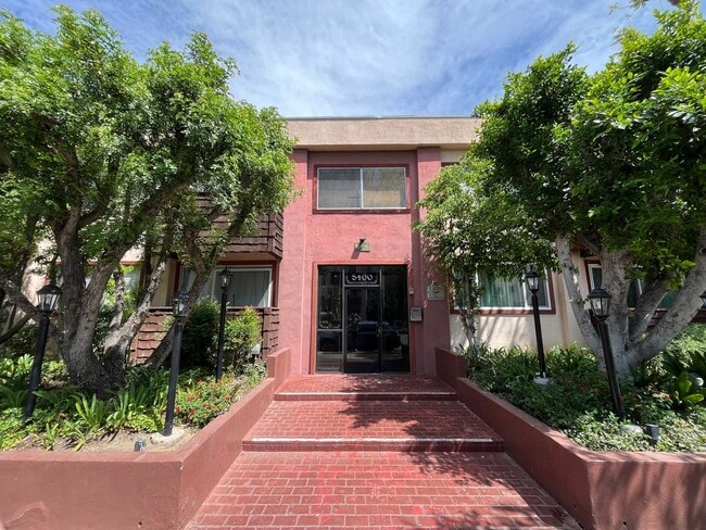 property at 5400 Newcastle Ave