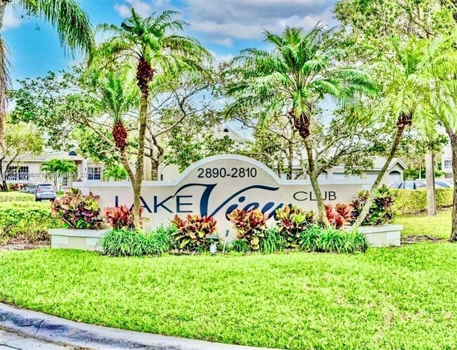 property at 2820 N Oakland Forest Dr
