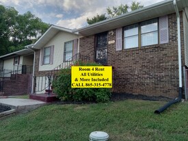 409-411 Bonnie Brae Dr in Maryville, TN - Building Photo