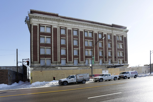 Historic Strand Apartments in Chicago, IL - Building Photo - Building Photo