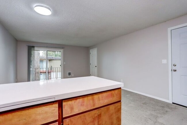 2631 SE 111th Ave in Portland, OR - Building Photo - Building Photo
