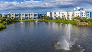 The Nolen Luxury Apartments in Clearwater, FL - Building Photo - Building Photo