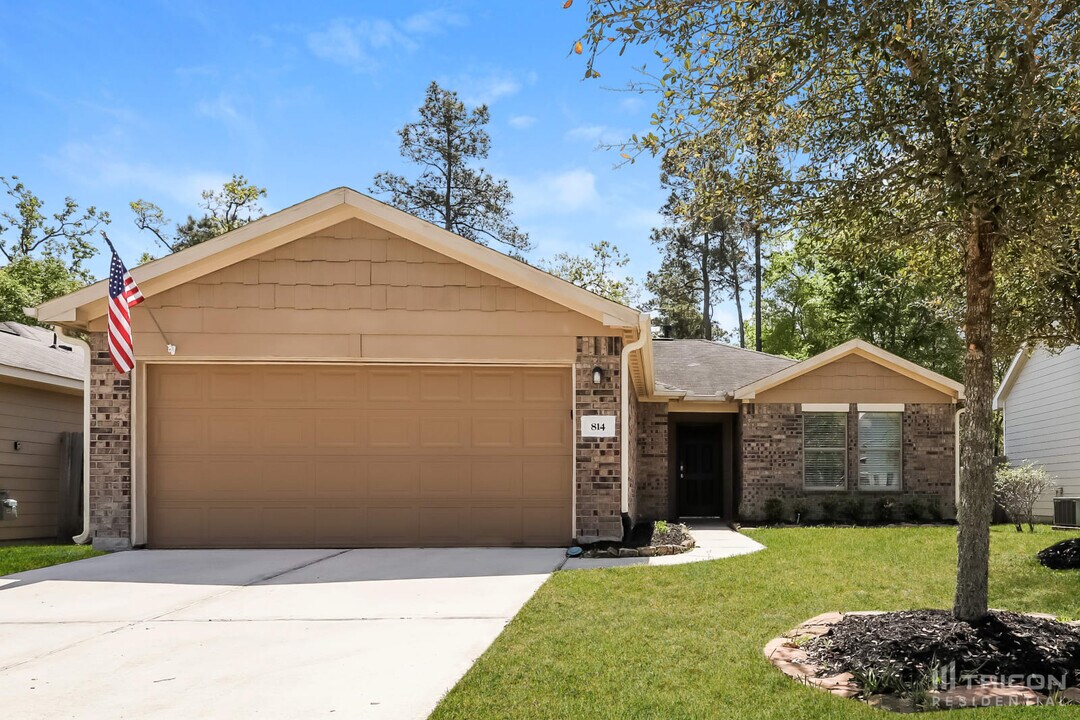814 Lightningbug Ln in Conroe, TX - Building Photo