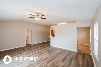 1517 Slash Pine Ct in Orange Park, FL - Foto de edificio - Building Photo