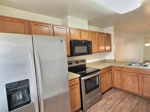 100 Stratford Lakes Dr in Durham, NC - Building Photo - Building Photo