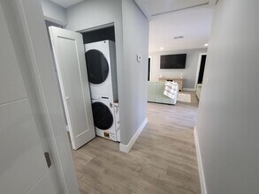 106 E Chandler Rd in West Palm Beach, FL - Foto de edificio - Building Photo