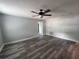 243 N Commerce Ave in Sebring, FL - Building Photo