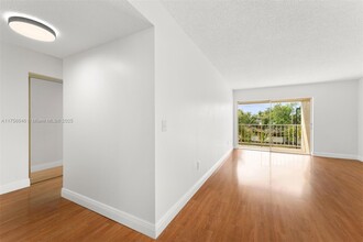 7777 SW 86th St in Miami, FL - Building Photo - Building Photo
