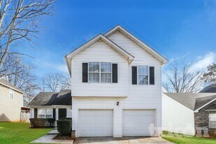 2368 Rambling Way in Lithonia, GA - Building Photo