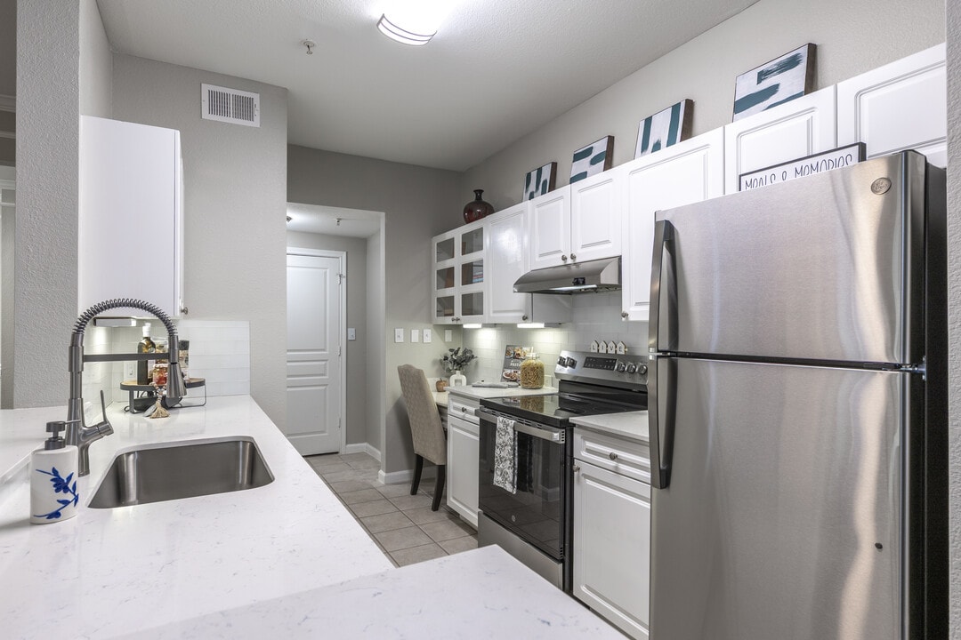 The Point At Deerfield Apartments in Plano, TX - Foto de edificio