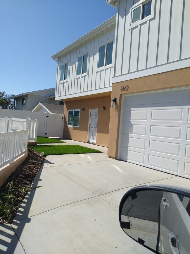 2857 W Carson St in Torrance, CA - Building Photo - Building Photo