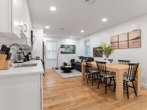 1 Central Sq, Unit 1 in Cambridge, MA - Building Photo - Building Photo