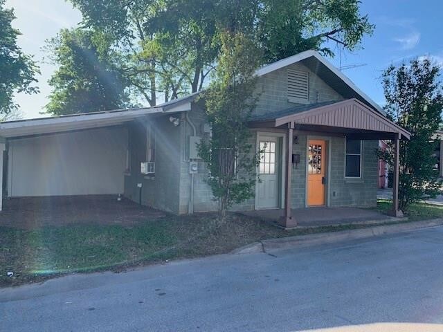906 Haysel St in Bastrop, TX - Building Photo
