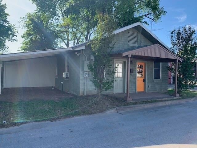 property at 906 Haysel St