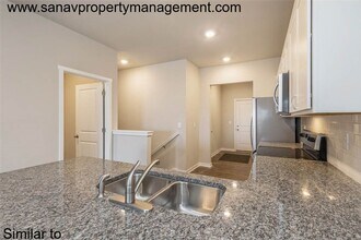 3087 NW Irvinedale Dr in Ankeny, IA - Building Photo - Building Photo