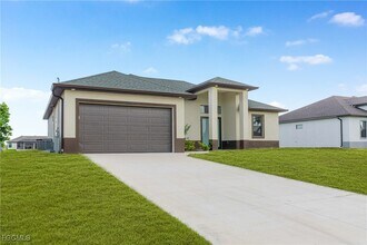 2511 NW 25th St in Cape Coral, FL - Building Photo - Building Photo