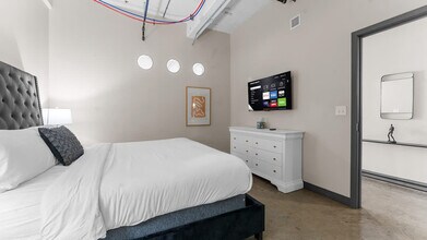 500 S Ervay St in Dallas, TX - Foto de edificio - Building Photo