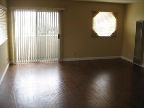 1539 W 206th St, Unit D in Torrance, CA - Building Photo - Building Photo