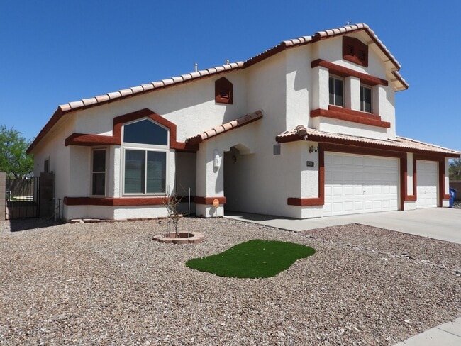 9391 E Pale Blue Topaz Ln in Tucson, AZ - Building Photo - Building Photo