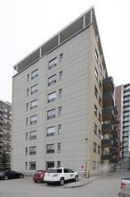 The Mansions in Calgary, AB - Building Photo - Building Photo