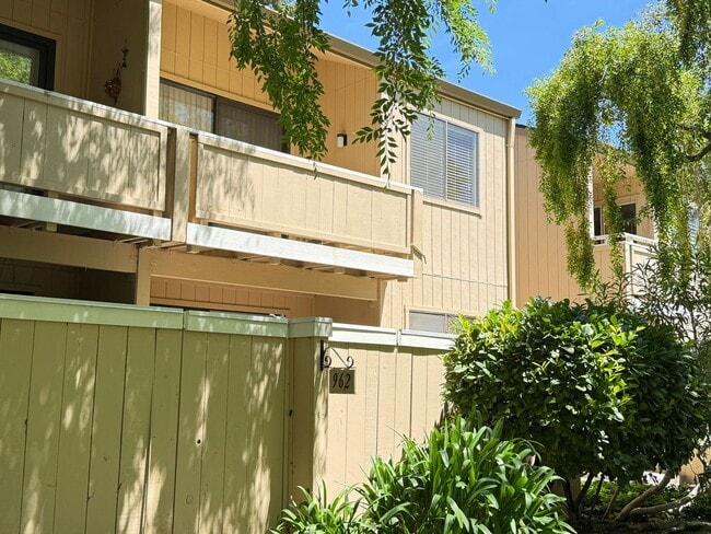 property at 962 Kiely Blvd