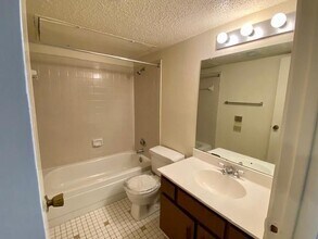 9223 Imogene St in Houston, TX - Foto de edificio - Building Photo