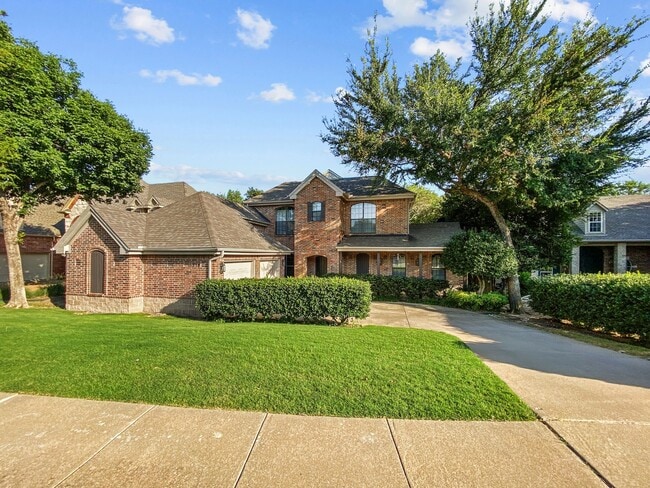 1314 Creekwood Dr in Garland, TX - Foto de edificio - Building Photo