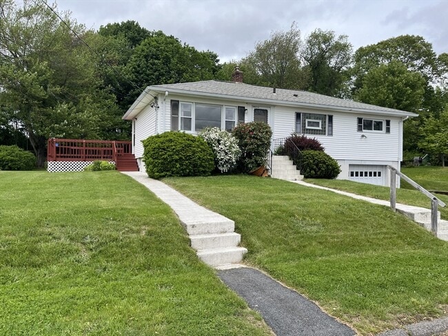 32 Harriet Ave in Shrewsbury, MA - Building Photo - Building Photo