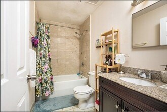 147 Kelton St, Unit 501 in Boston, MA - Building Photo - Building Photo