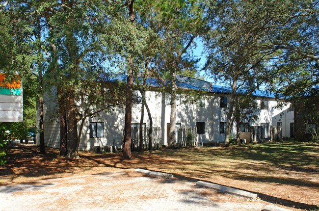 College Garden Apartments in Niceville, FL - Building Photo - Building Photo