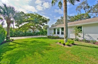 3080 Coco Ave in Naples, FL - Building Photo - Building Photo