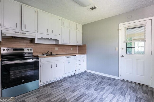 469 SOUTHERN in Lawrenceville, GA - Building Photo - Building Photo