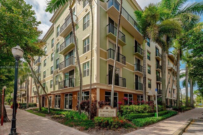 property at 1919 Van Buren St