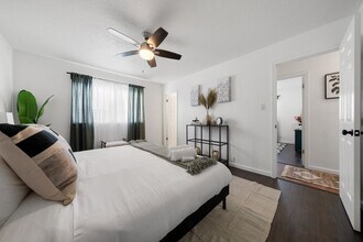 10609 Olson Dr in Rancho Cordova, CA - Foto de edificio - Building Photo