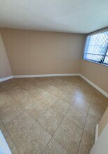 1880 N Congress Ave in West Palm Beach, FL - Building Photo - Building Photo