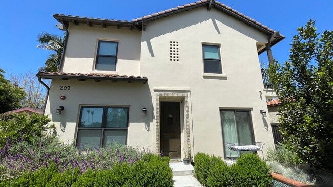 property at 203 S Meridith Ave