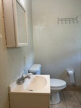 209 NW 28th Ave, Unit F in Fort Lauderdale, FL - Foto de edificio - Building Photo