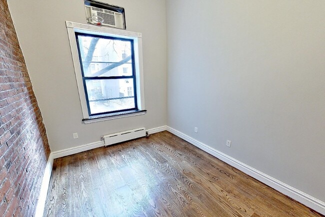 138 E 16th St in New York, NY - Building Photo - Building Photo