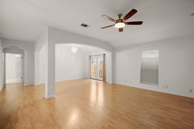 property at 2624 Gwendolyn Ln