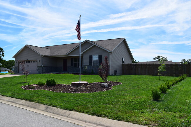 property at 119 La Vista Dr