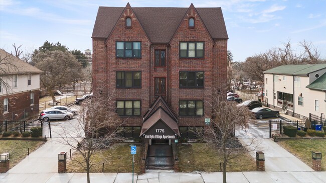 Van Dyke Village Apartments in Detroit, MI - Building Photo - Building Photo