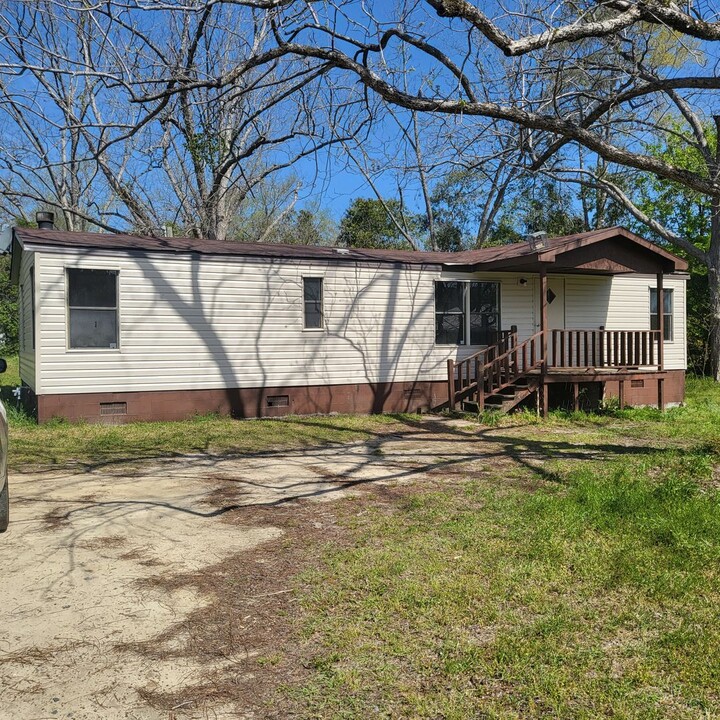 604 Bryant St in Dexter, GA - Building Photo