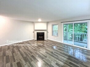 2016 Henderson Cir in Alpharetta, GA - Building Photo - Building Photo